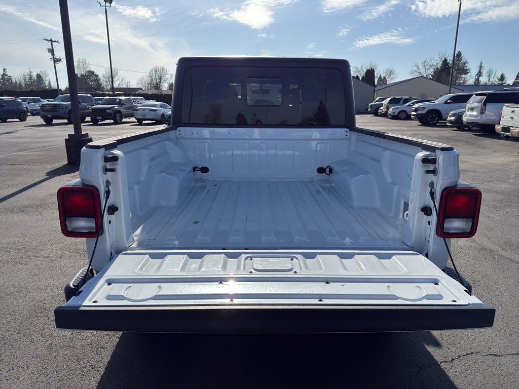 2023 Jeep Gladiator Overland