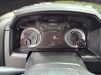2018 RAM 1500 Laramie Crew Cab 4x4 5'7" Box