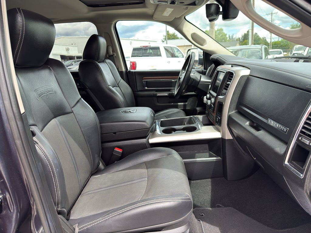 2018 RAM 1500 Laramie Crew Cab 4x4 5'7" Box