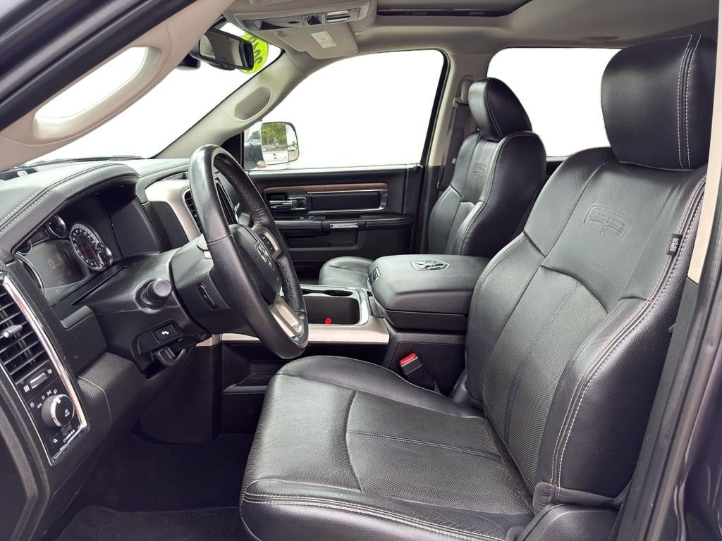2018 RAM 1500 Laramie Crew Cab 4x4 5'7" Box