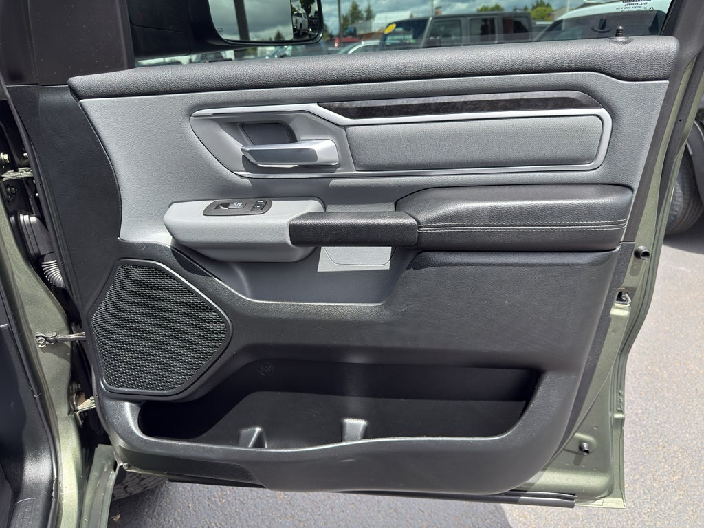 2021 RAM 1500 Big Horn Crew Cab 4x4 5'7" Box