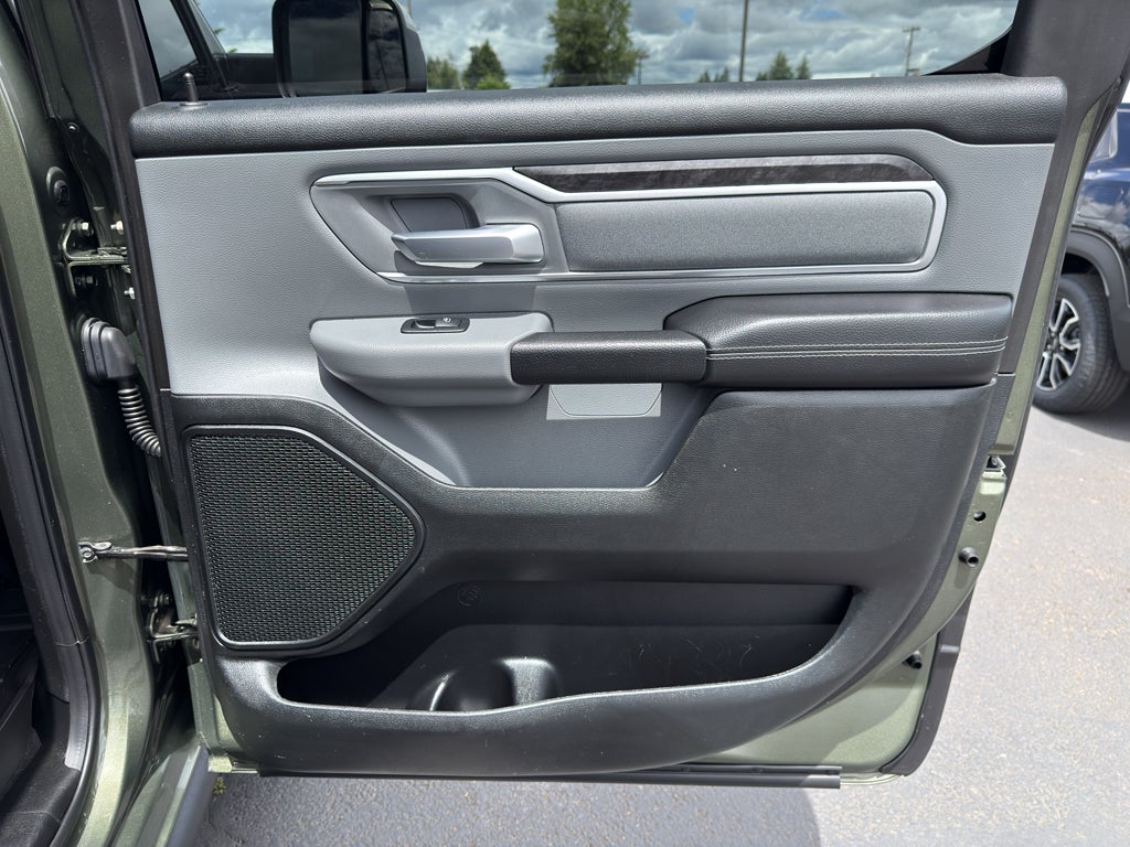 2021 RAM 1500 Big Horn Crew Cab 4x4 5'7" Box