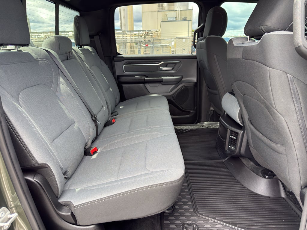 2021 RAM 1500 Big Horn Crew Cab 4x4 5'7" Box