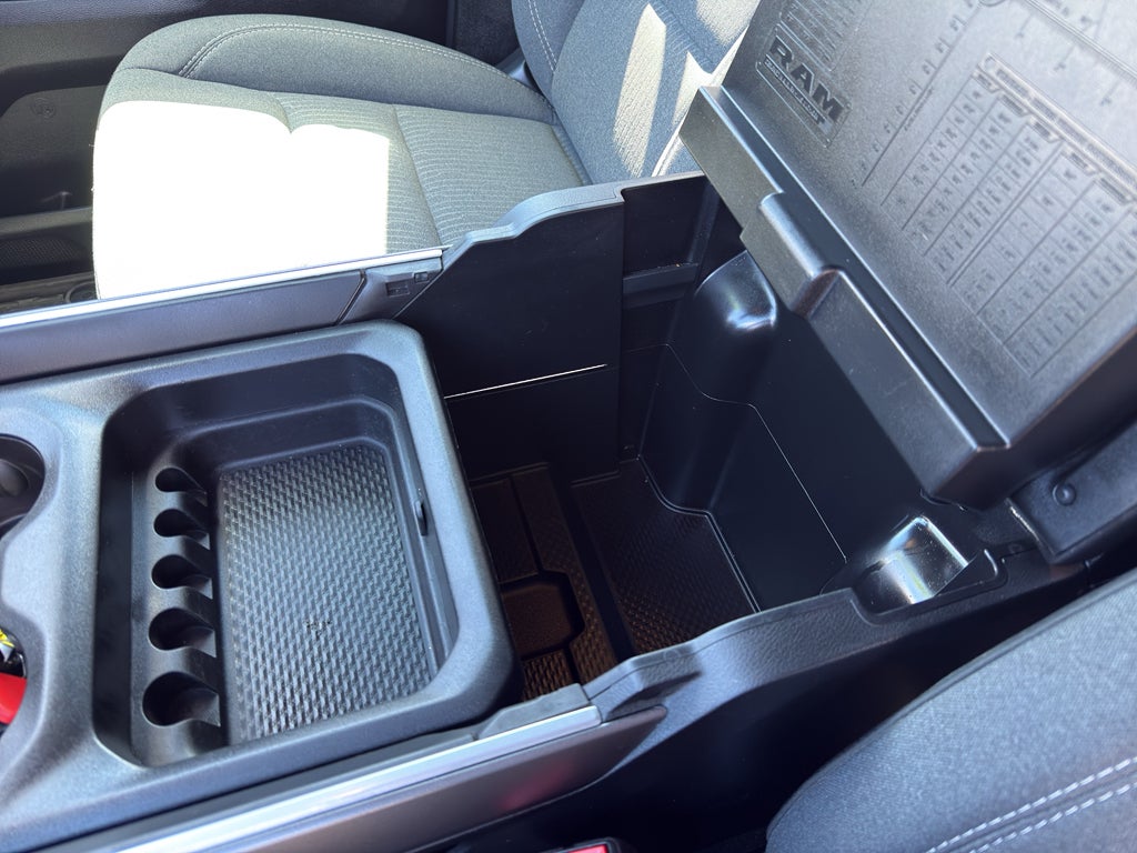 2023 RAM 1500 Big Horn Crew Cab 4x4 5'7" Box