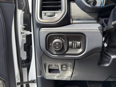2020 RAM 1500 Limited Crew Cab 4x4 5'7" Box