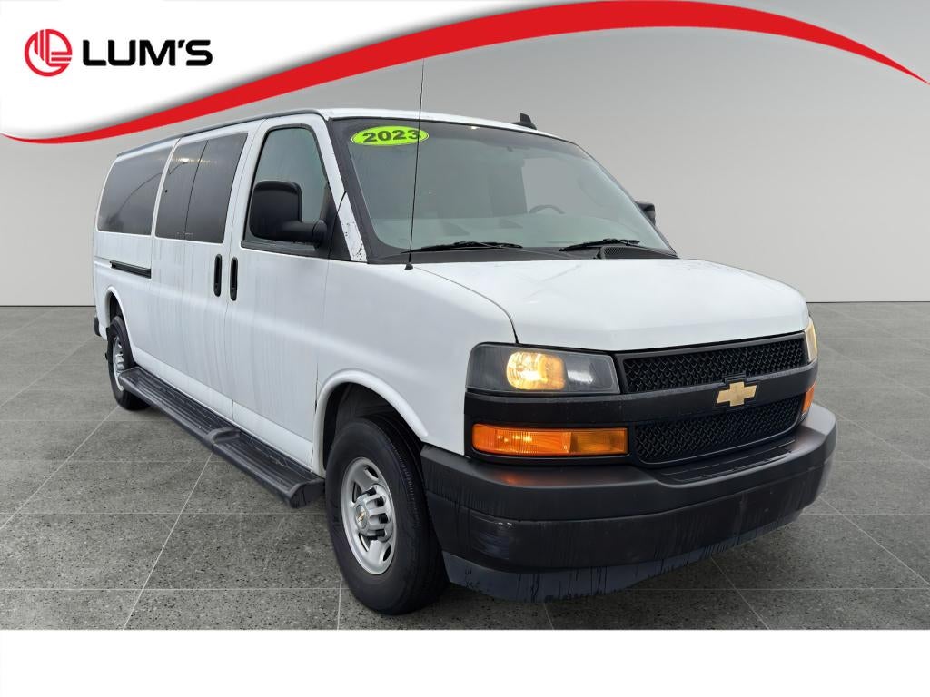 2023 Chevrolet Express Passenger 3500 1LS