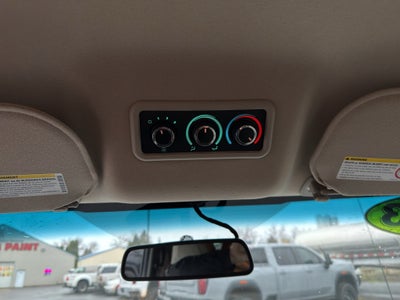 2023 Chevrolet Express Passenger 3500 1LS