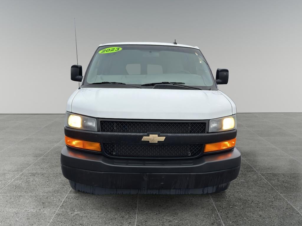 2023 Chevrolet Express Passenger 3500 1LS