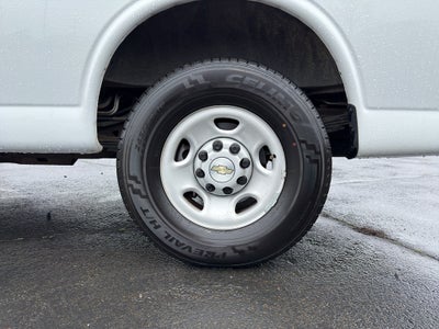 2023 Chevrolet Express Passenger 3500 1LS
