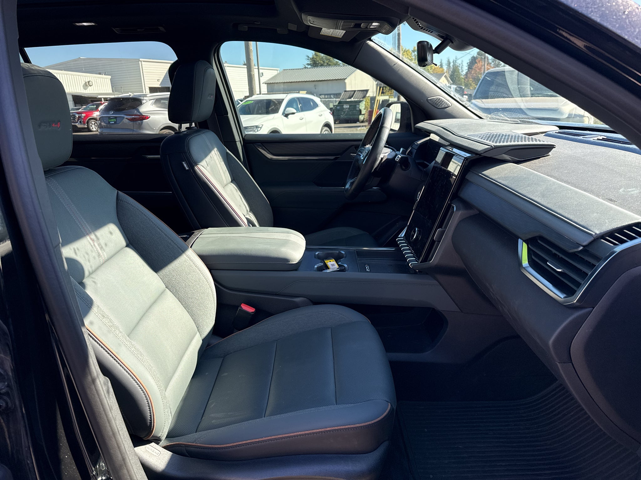 2024 GMC Acadia AT4