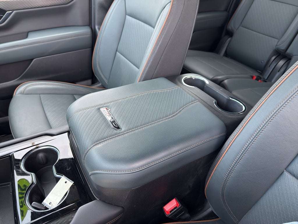 2025 GMC Yukon XL AT4