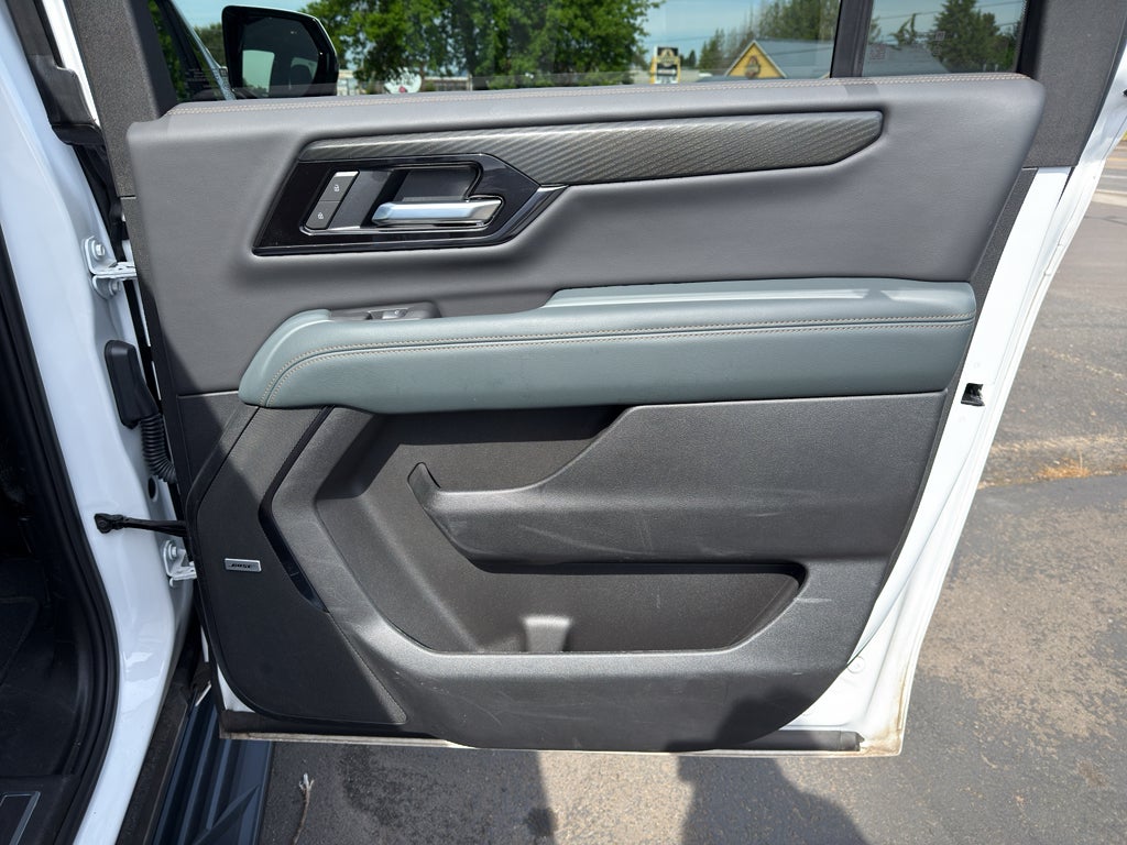 2025 GMC Yukon XL AT4