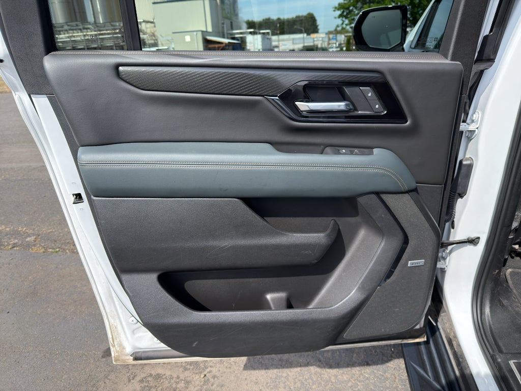 2025 GMC Yukon XL AT4