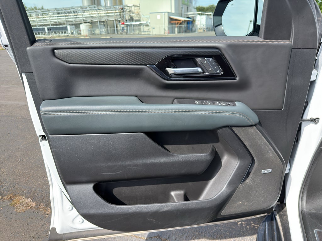 2025 GMC Yukon XL AT4