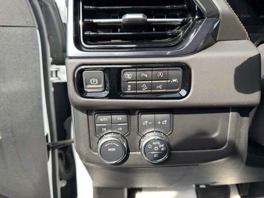 2025 GMC Yukon XL AT4