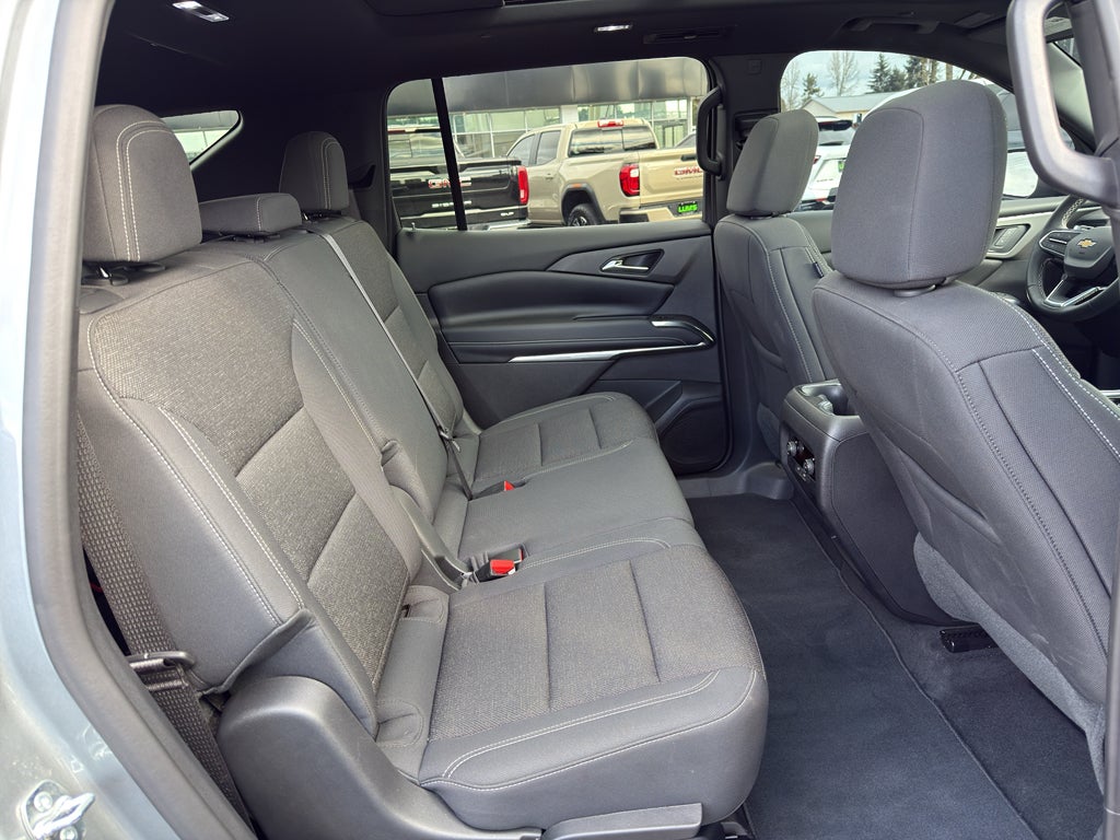 2025 Chevrolet Traverse LT