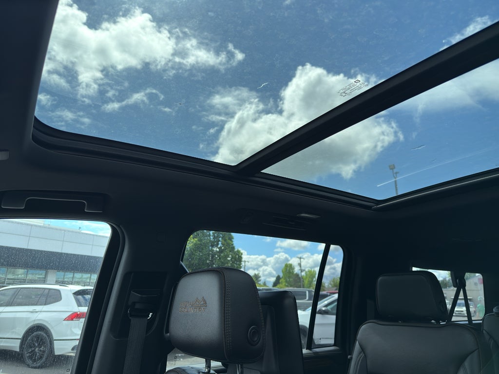 2021 Chevrolet Suburban High Country