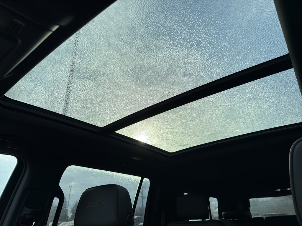 2023 Chevrolet Suburban High Country