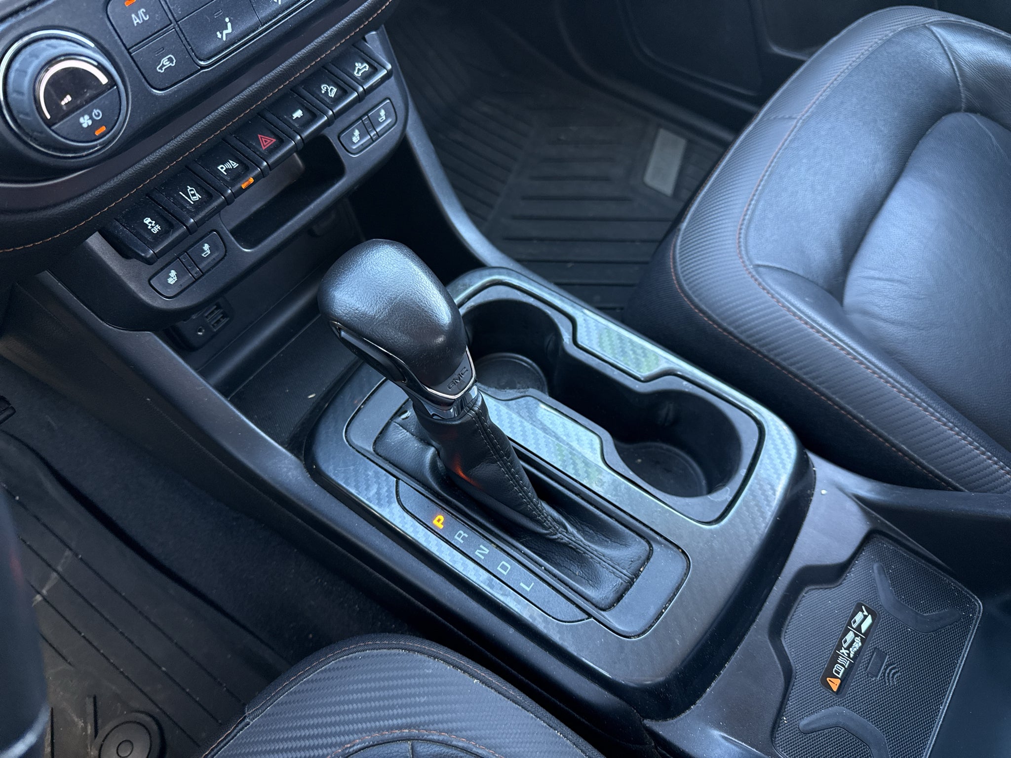 2022 GMC Canyon 4WD AT4 w/Leather
