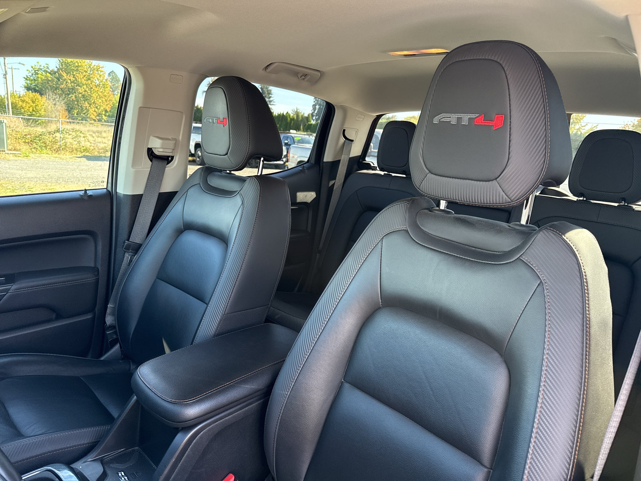 2022 GMC Canyon 4WD AT4 w/Leather