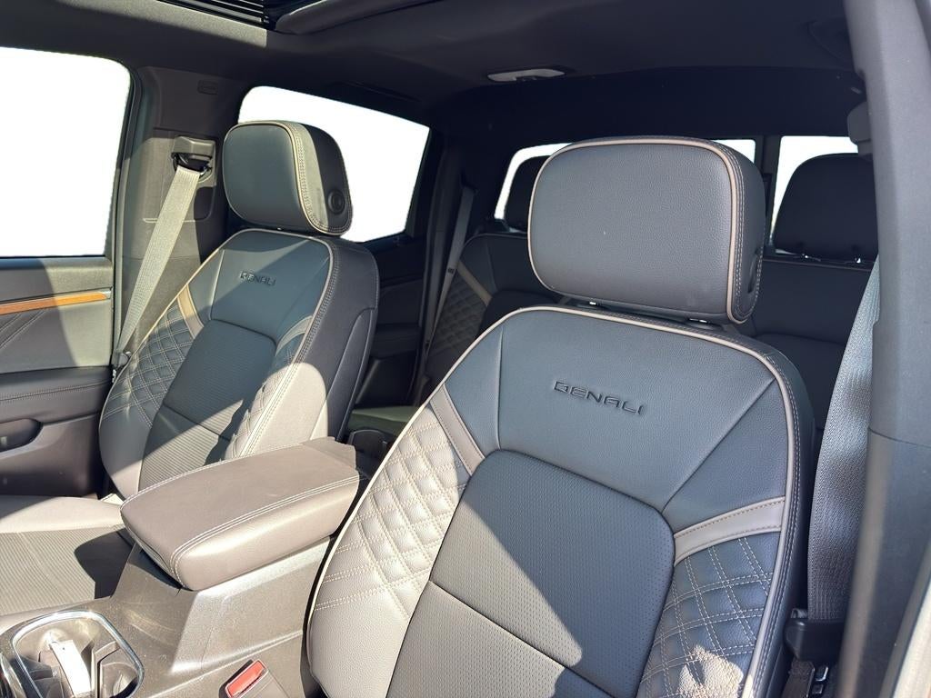 2025 GMC Canyon Denali