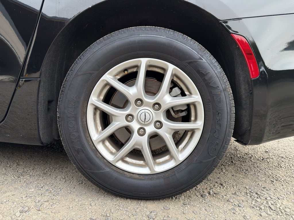 2025 Chrysler Pacifica Select