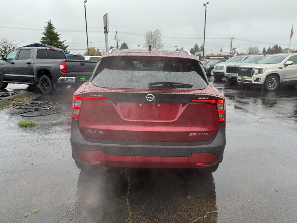 2025 Nissan Kicks SR