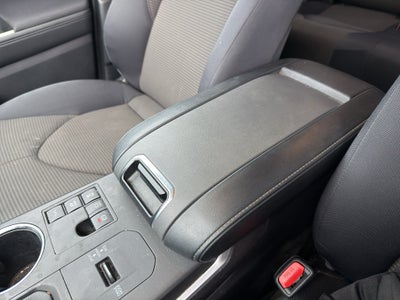 2023 Toyota Highlander Hybrid LE