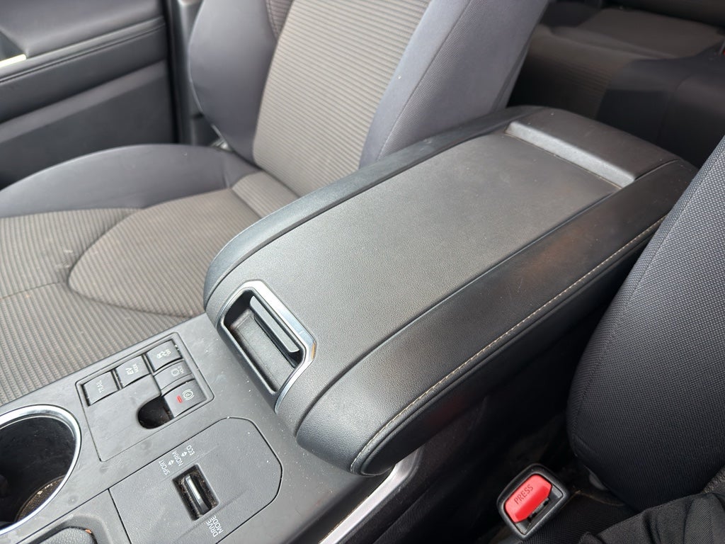 2023 Toyota Highlander Hybrid LE