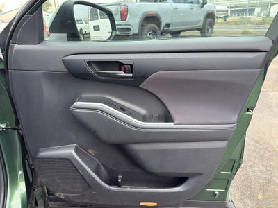 2023 Toyota Highlander Hybrid LE