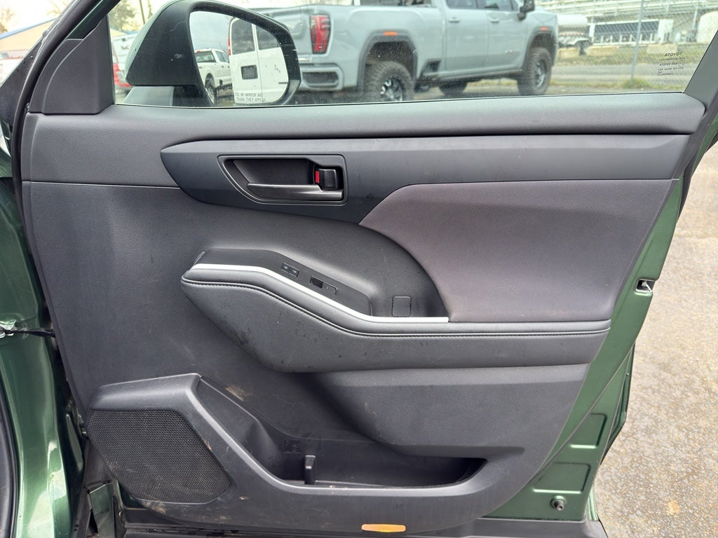 2023 Toyota Highlander Hybrid LE