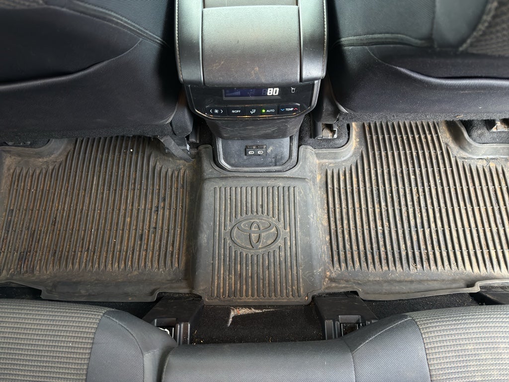 2023 Toyota Highlander Hybrid LE