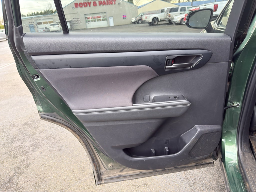 2023 Toyota Highlander Hybrid LE