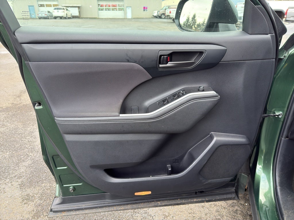 2023 Toyota Highlander Hybrid LE