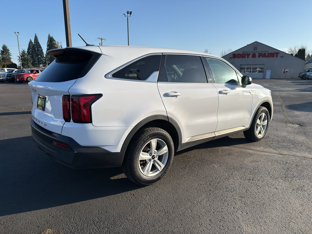 2022 Kia Sorento LX
