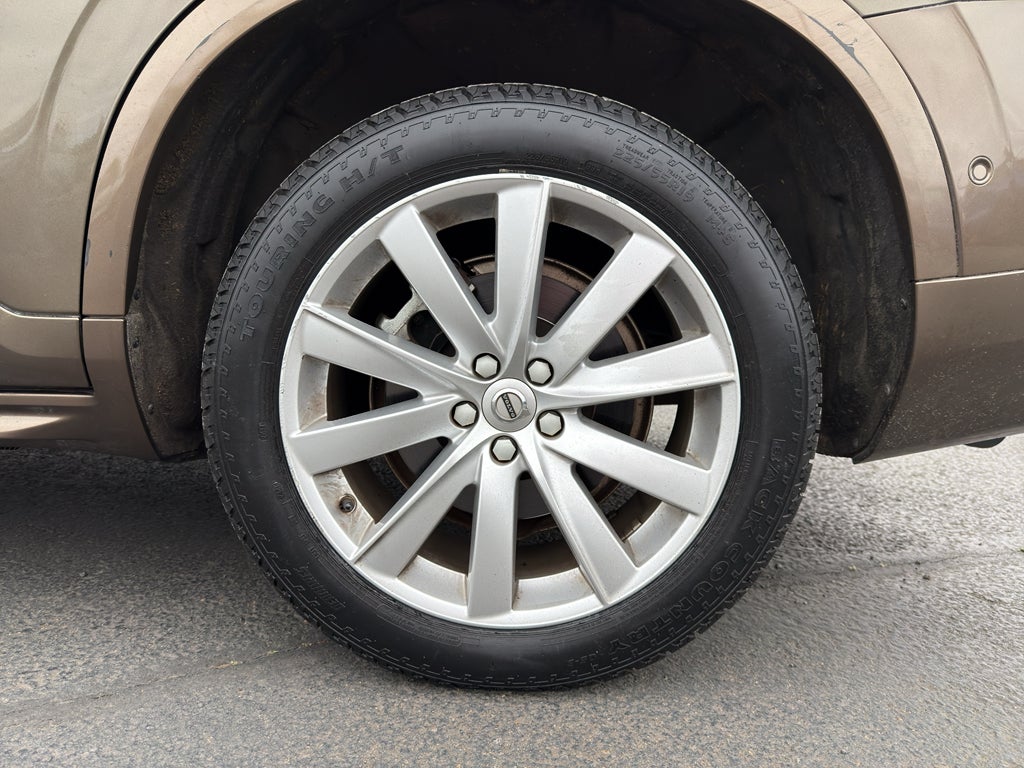 2016 Volvo XC90 T6 Momentum
