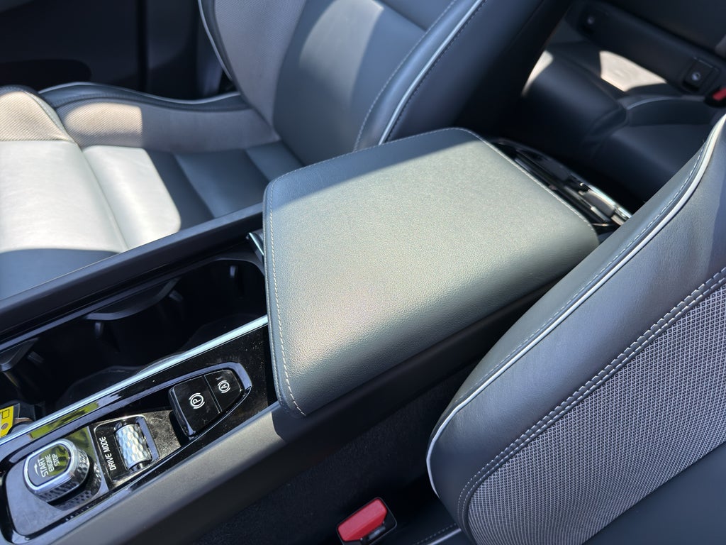 2020 Volvo XC60 T6 R-Design