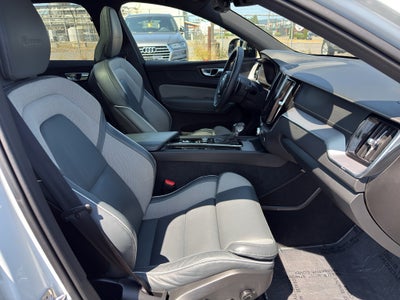 2020 Volvo XC60 T6 R-Design