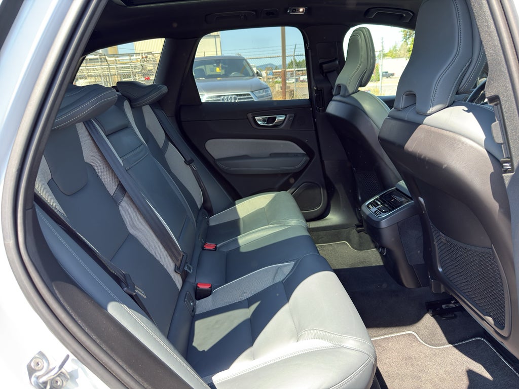2020 Volvo XC60 T6 R-Design