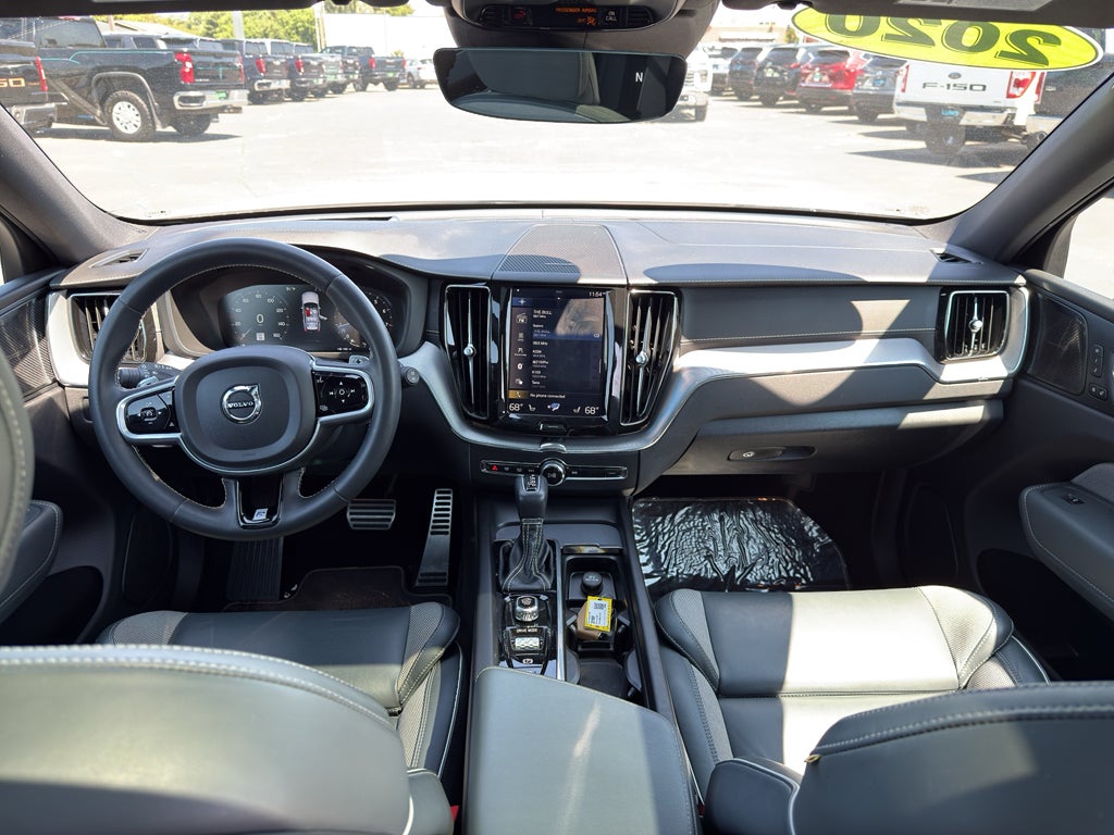 2020 Volvo XC60 T6 R-Design