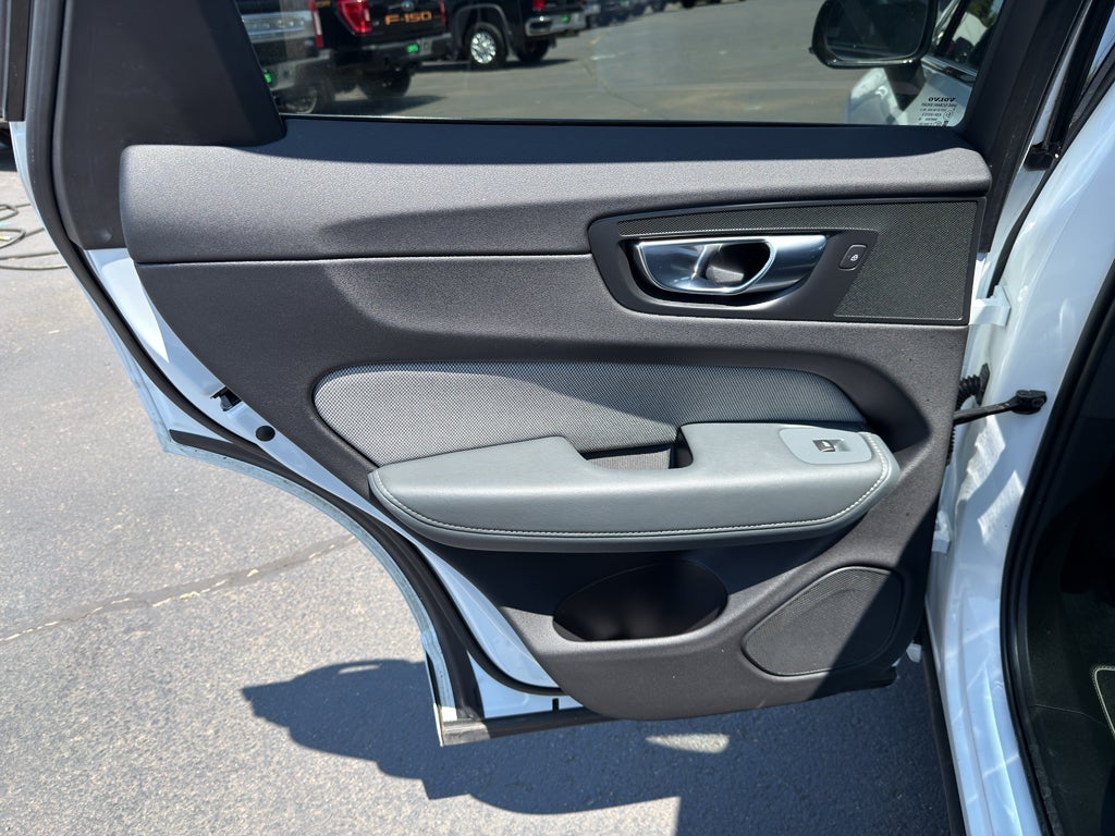 2020 Volvo XC60 T6 R-Design