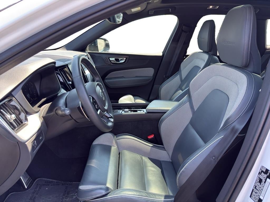 2020 Volvo XC60 T6 R-Design