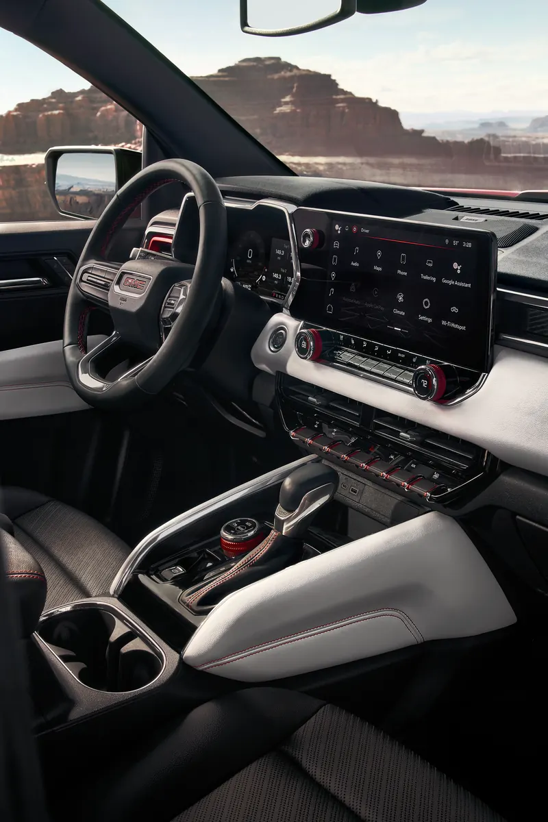 2026 GMC Canyon infotainment system at Lum's GMC in McMinnville OR